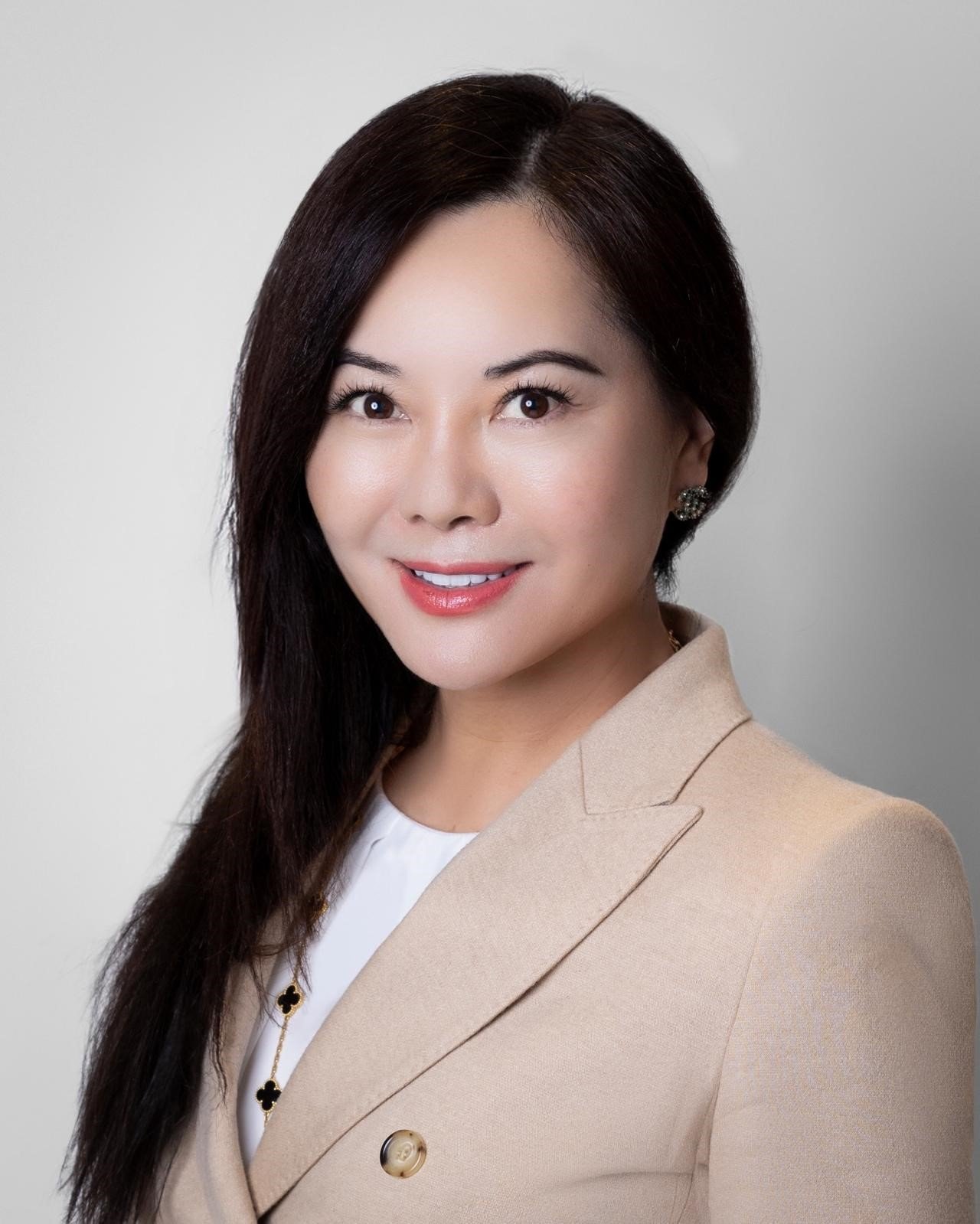 Photo of Jenny Zhou.